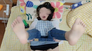 与惊人的金发女郎和大黑屌的跨种族三人行
