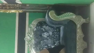 紋身哥爆操超級性感車模小姨子，大大張開修長美腿清楚看著粉穴吞吐肉棒，表情即痛苦又非常享受…