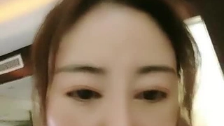 让小女友穿上可爱的网袜女仆装玩弄够了再操2