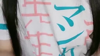国内时装秀上勾搭的一个超级嫩模 回到酒店干的时候 鸡巴太大 老是喊插到子宫去了了啦