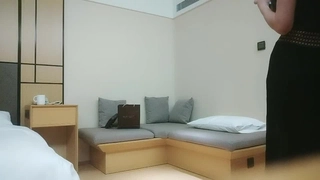 终于约到傲人上围的上海交通大学妹子！早就想拿我的肉棒捅你的穴！