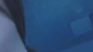 迎着骚浪女友期待的眼神 刺入极品馒头逼美穴 边猛操无毛嫩逼边录啪啪 从床上操到窗边 淫水四溢 高清1080P版